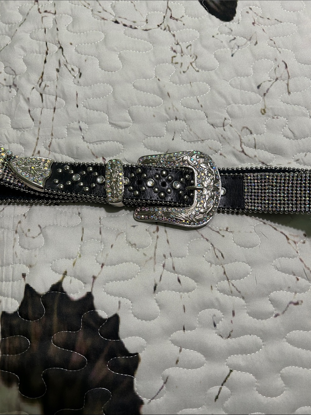 Black Rhinestone Western-Style Belt with Decorative Silver Buckle